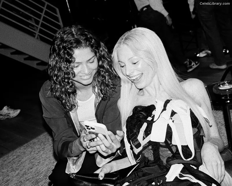 Zendaya photo 12 of 1926
