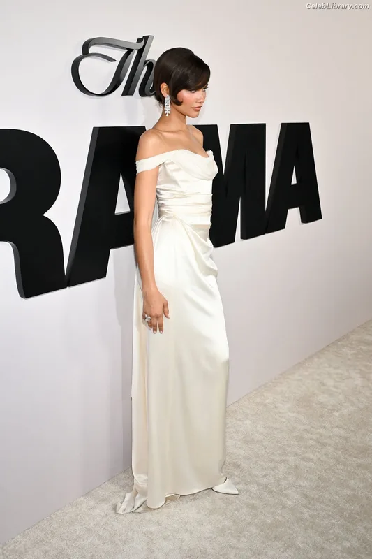 Zendaya photo 4 of 1926