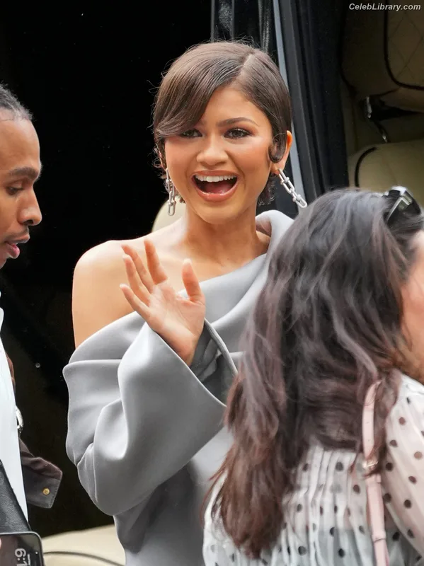 Zendaya photo 13 of 1926