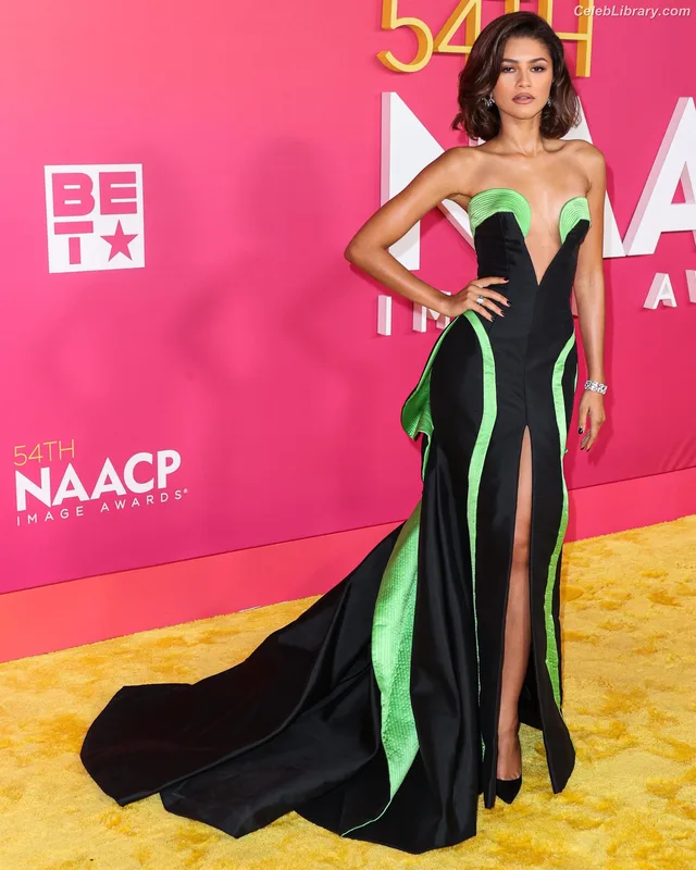 Zendaya photo 7 of 1926