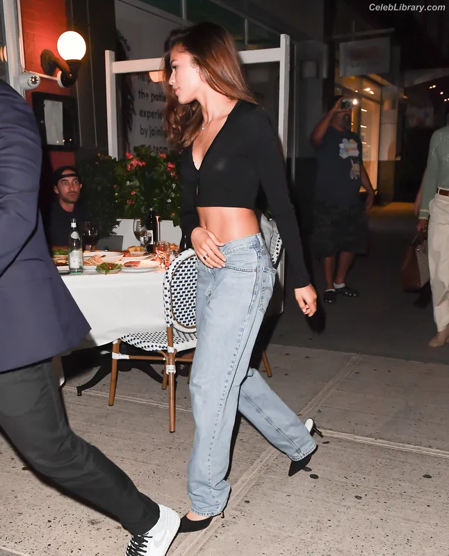 Zendaya photo 18 of 1926