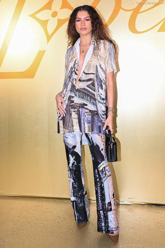 Zendaya photo 3 of 1926
