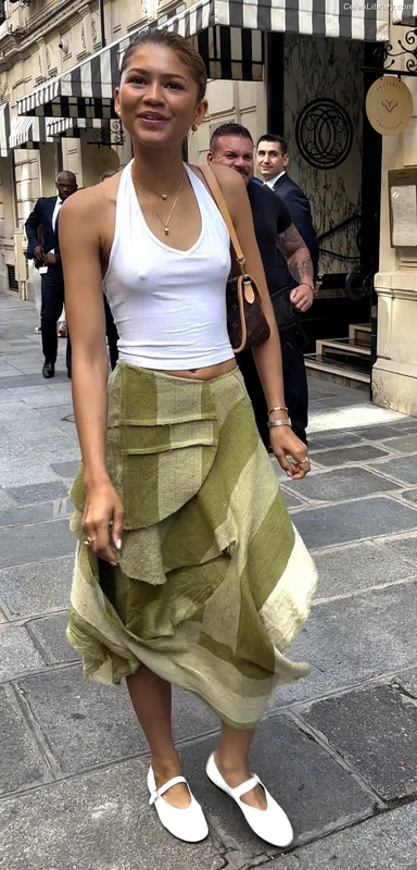 Zendaya photo 24 of 1926