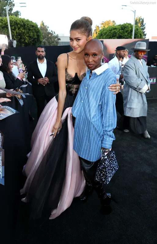 Zendaya photo 12 of 1926