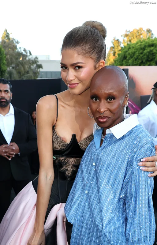 Zendaya photo 13 of 1926