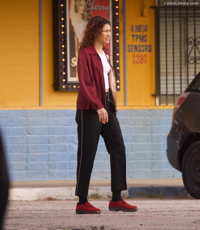 Zendaya photo 5 of 1926