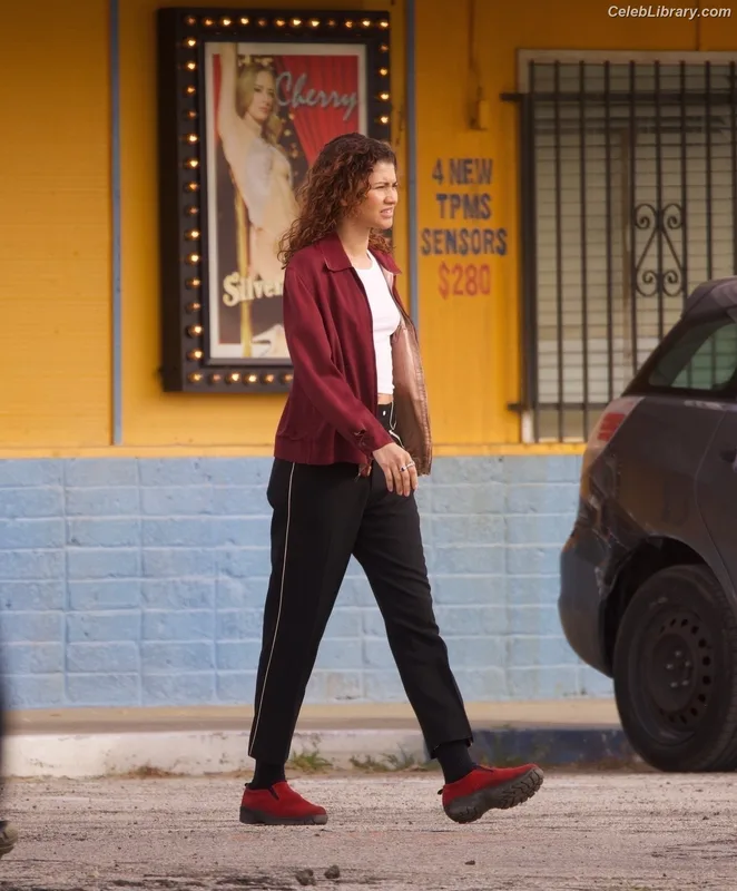 Zendaya photo 6 of 1926