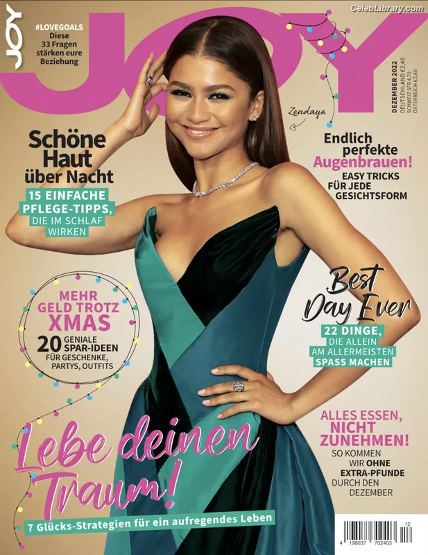 Zendaya photo 13 of 1926
