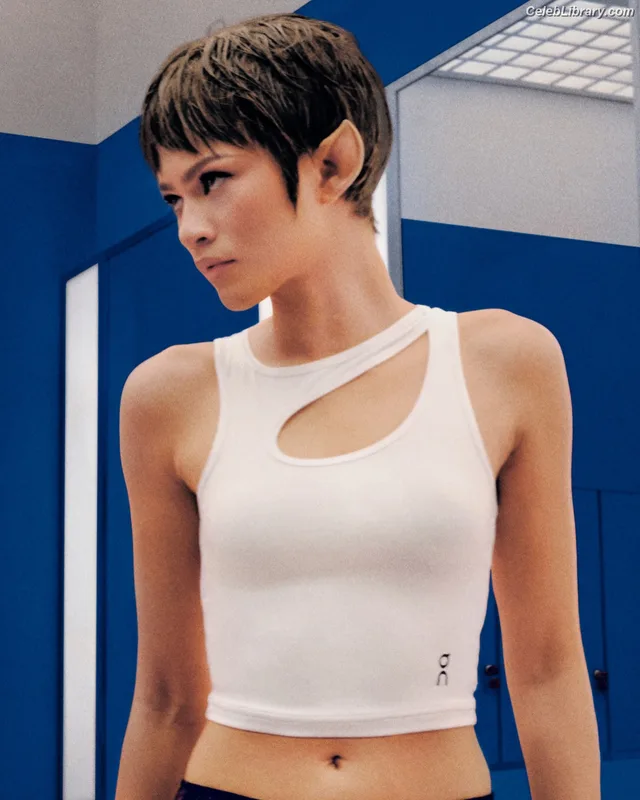 Zendaya photo 18 of 1926