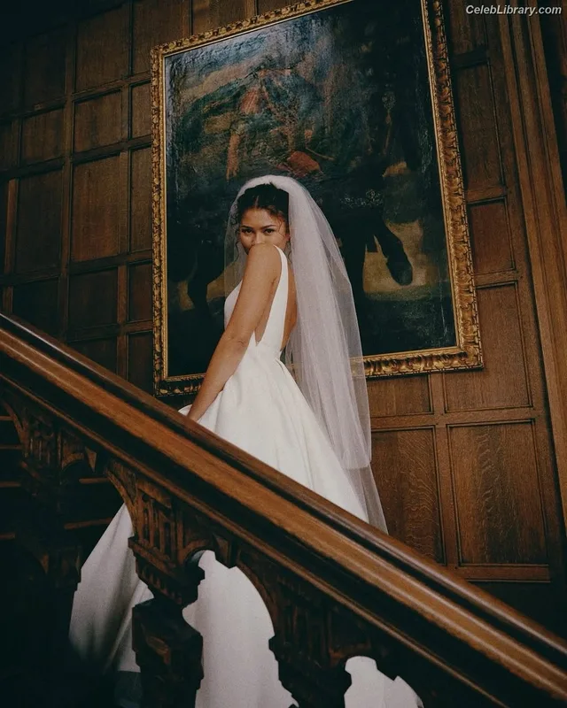 Zendaya photo 17 of 1926