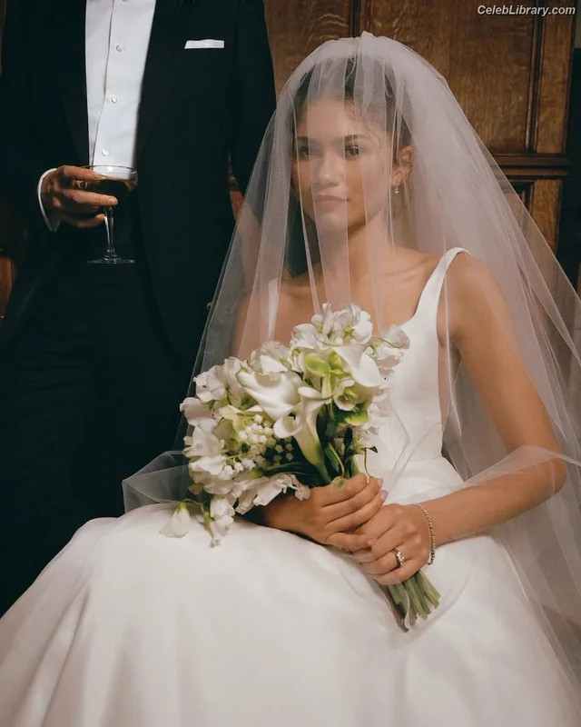Zendaya photo 20 of 1926