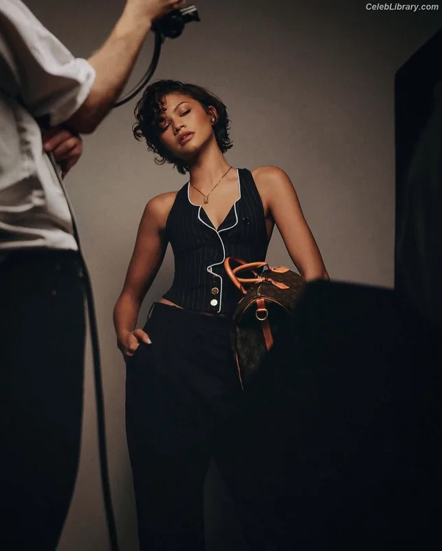 Zendaya photo 8 of 1926