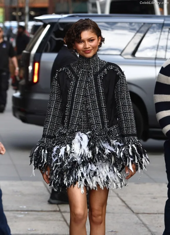 Zendaya photo 6 of 1926