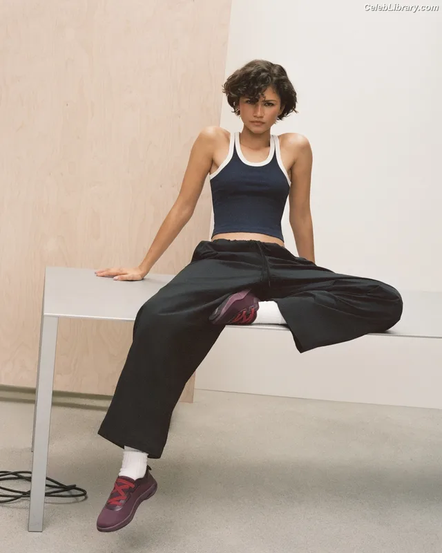 Zendaya photo 11 of 1926