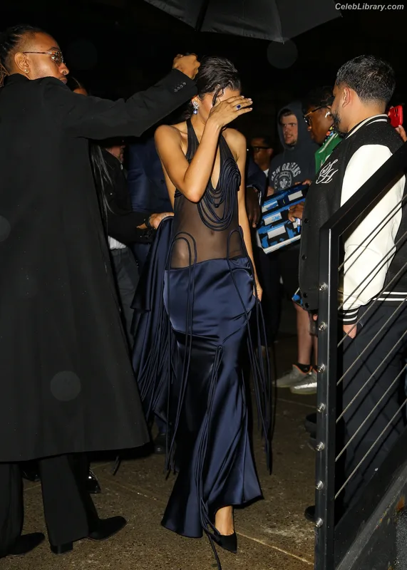 Zendaya photo 24 of 1926