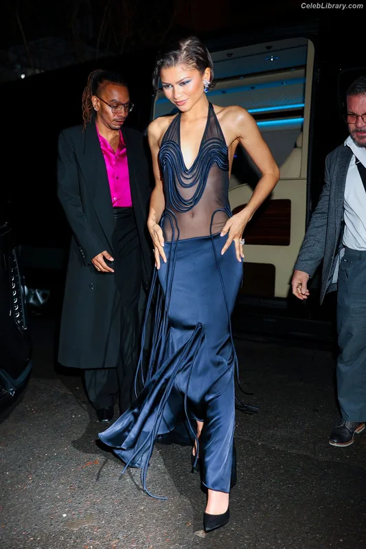 Zendaya photo 15 of 1926