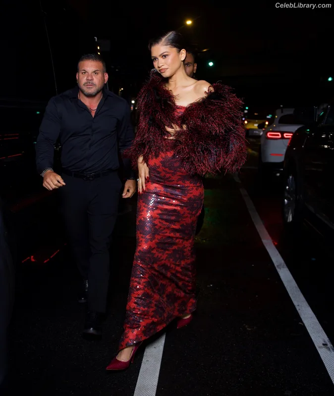 Zendaya photo 13 of 1926