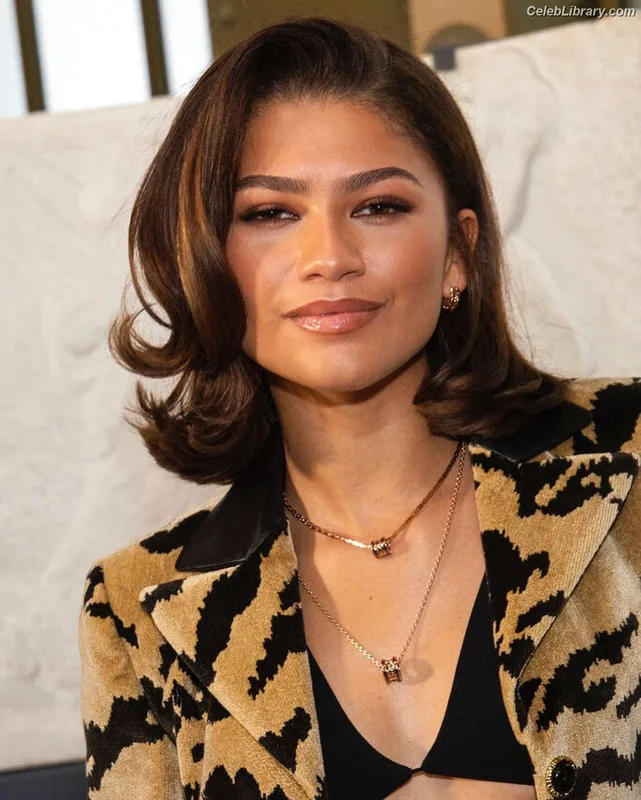 Zendaya photo 24 of 1926
