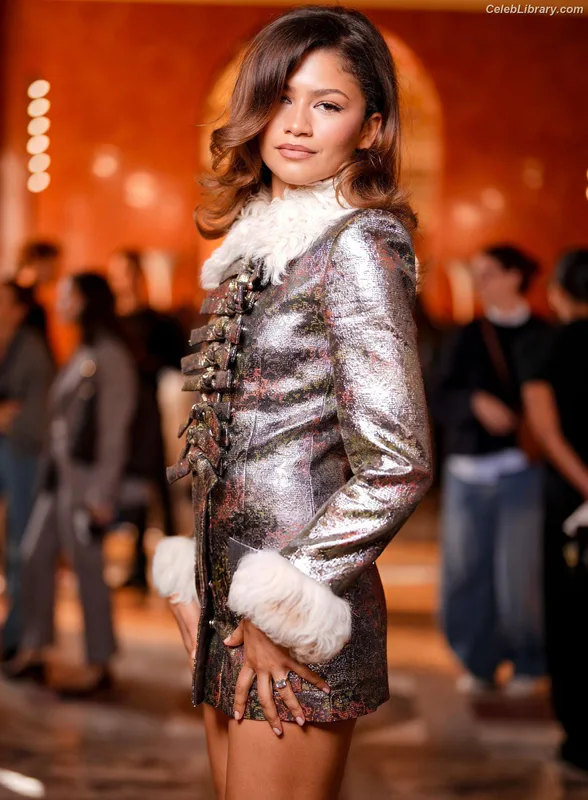 Zendaya photo 15 of 1926
