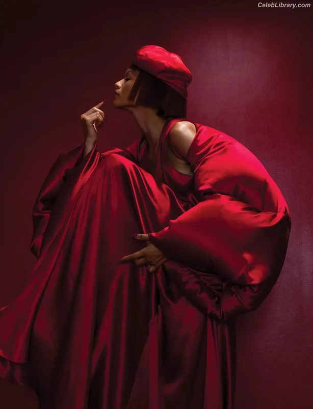 Zendaya photo 20 of 1926