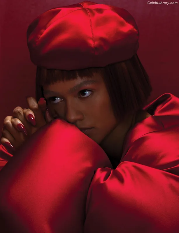 Zendaya photo 22 of 1926