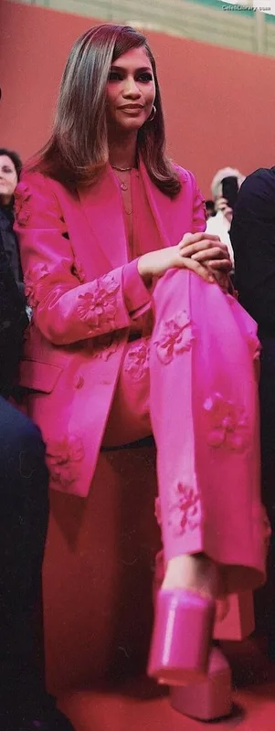 Zendaya photo 9 of 1926