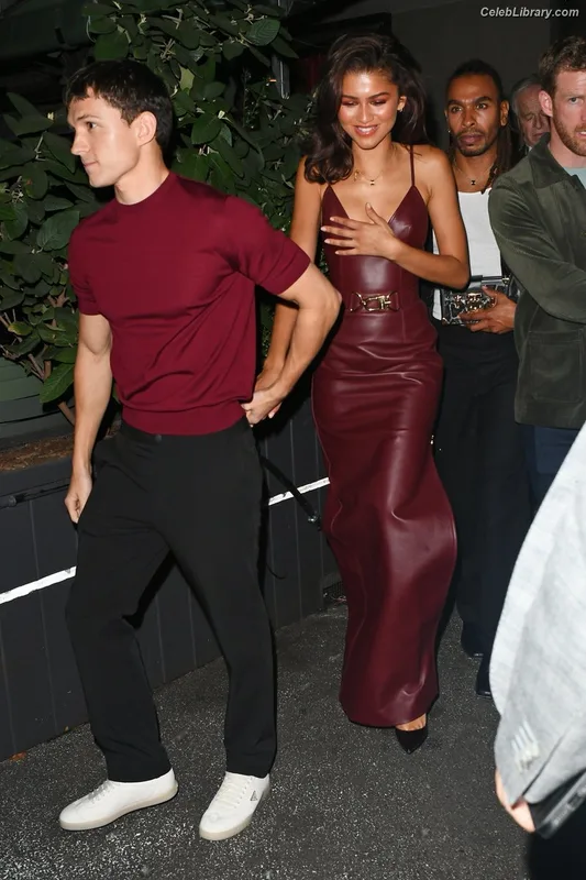 Zendaya photo 6 of 1926