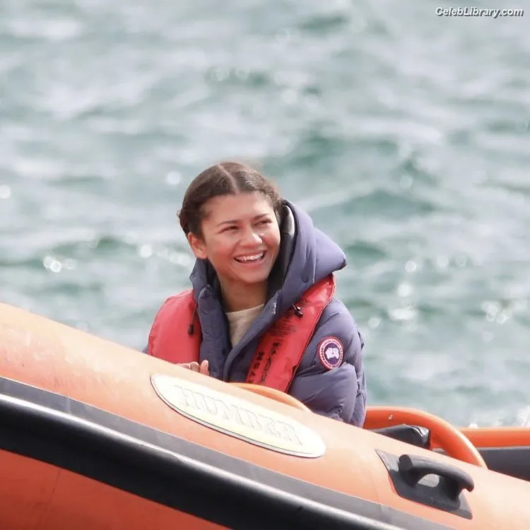 Zendaya photo 16 of 1926