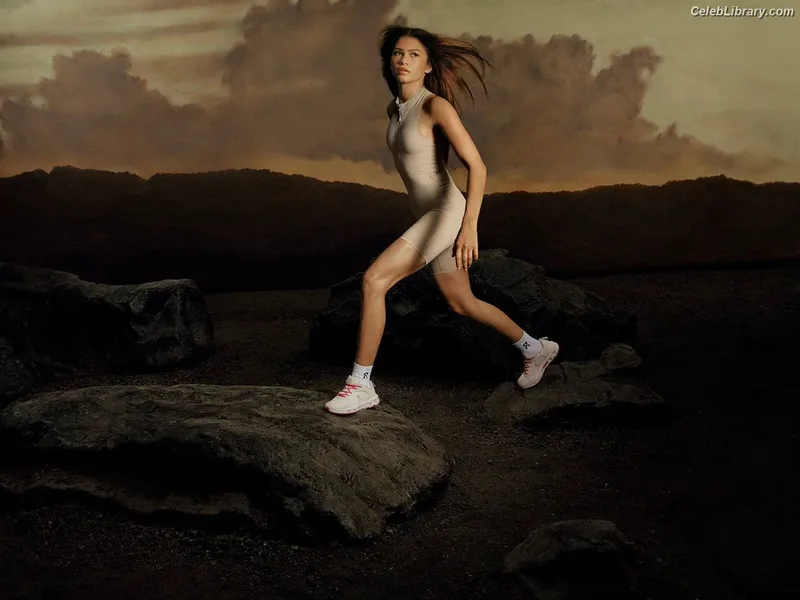 Zendaya photo 15 of 1926