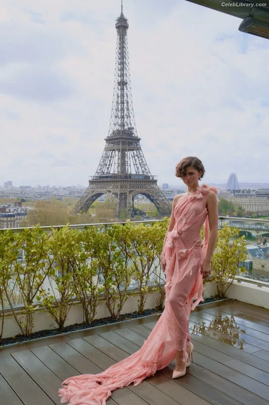 Zendaya photo 9 of 1926
