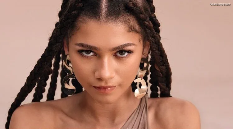 Zendaya photo 19 of 1926