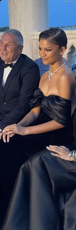 Zendaya photo 24 of 1926