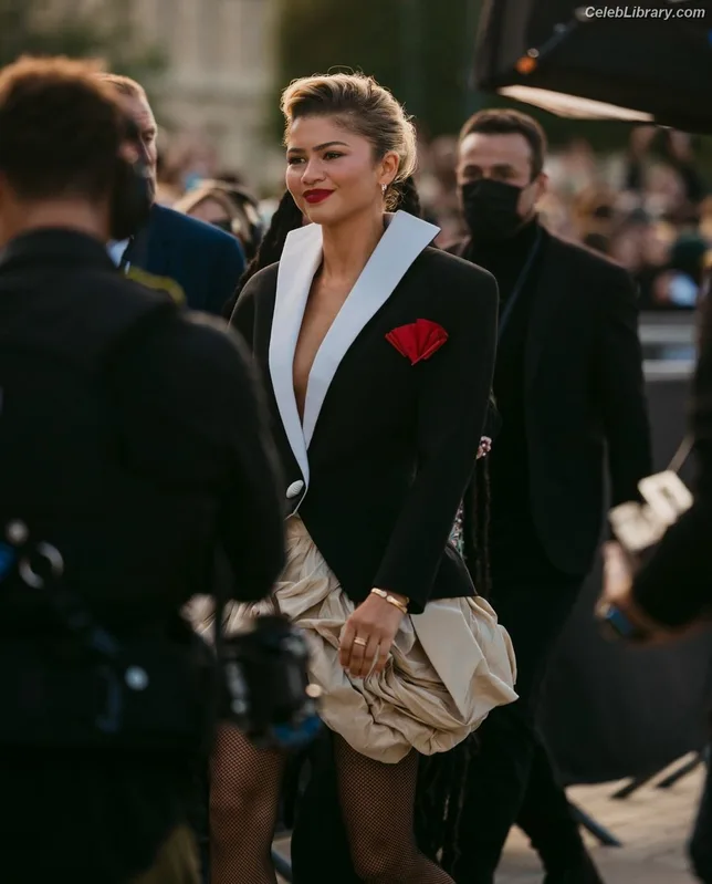Zendaya photo 14 of 1926