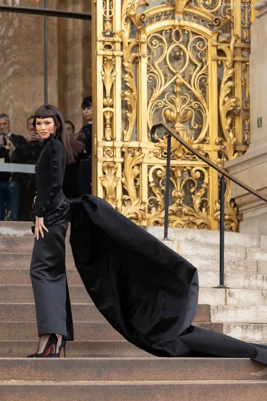 Zendaya photo 1 of 1926