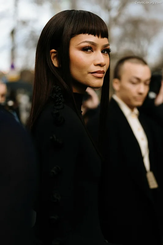 Zendaya photo 6 of 1926