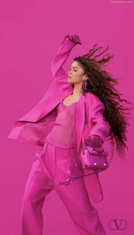 Zendaya photo 24 of 1926