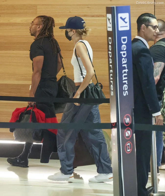 Zendaya photo 15 of 1926