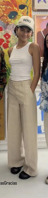Zendaya photo 8 of 1926