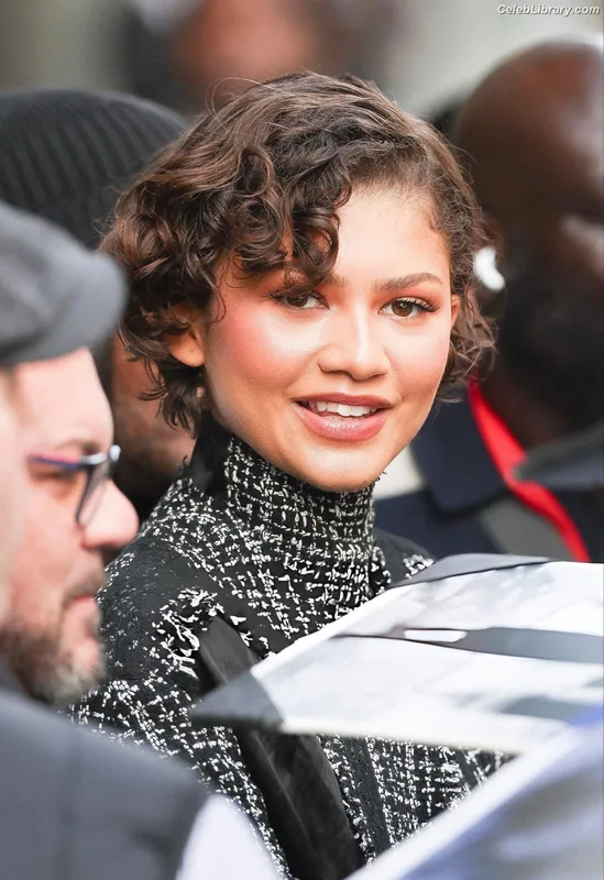 Zendaya photo 20 of 1926