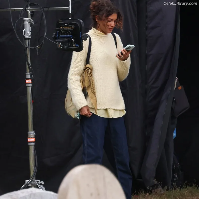 Zendaya photo 10 of 1926