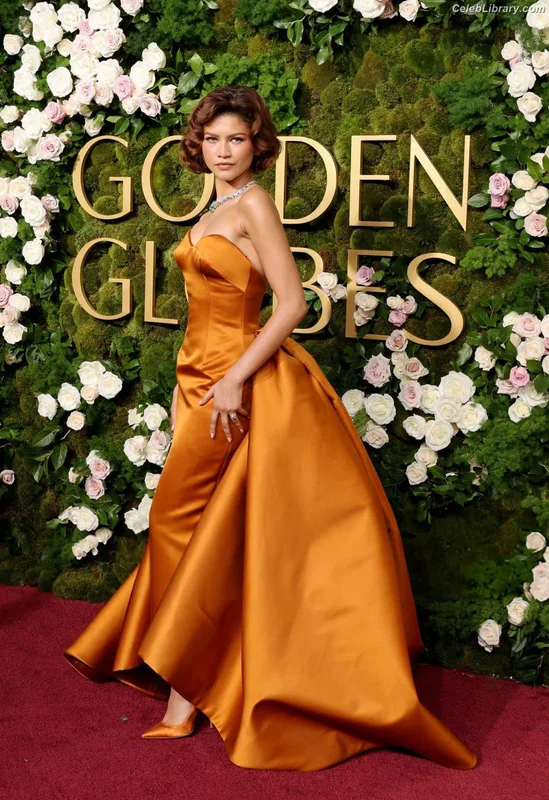 Zendaya photo 17 of 1926