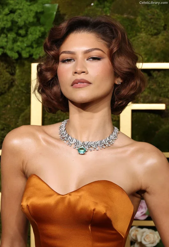 Zendaya photo 18 of 1926