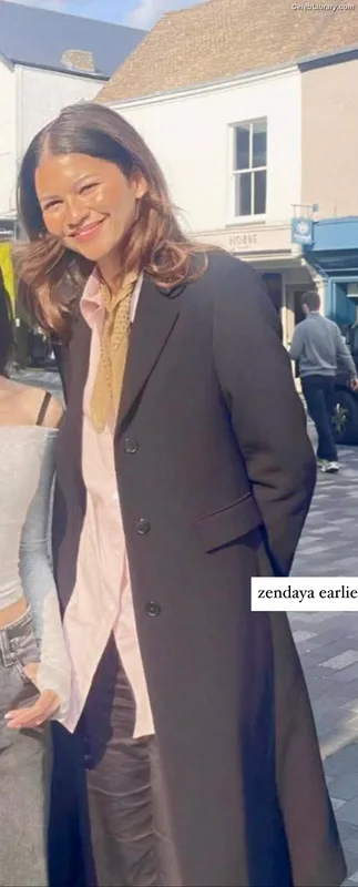 Zendaya photo 21 of 1926