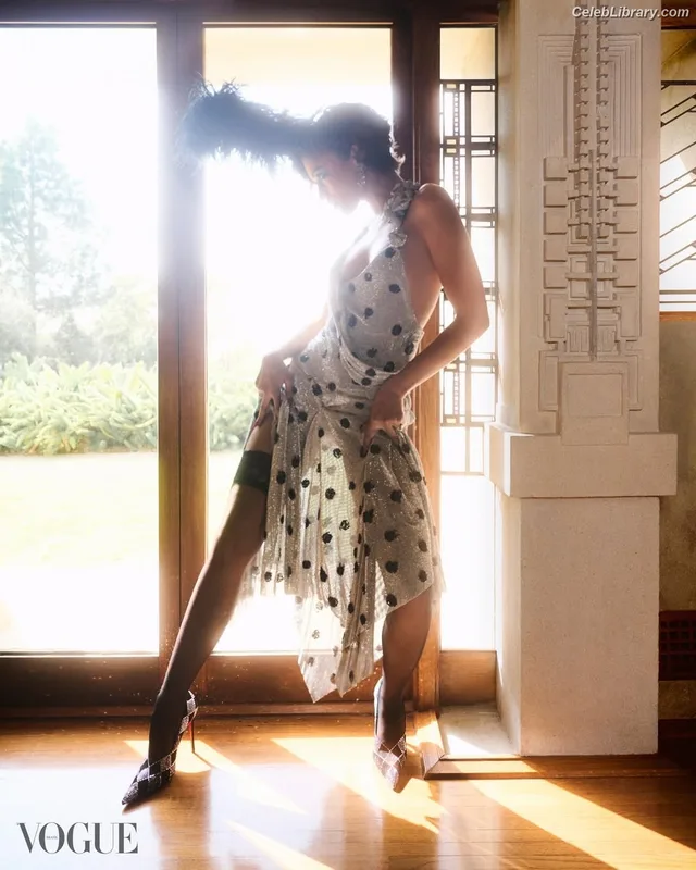 Zendaya photo 13 of 1926