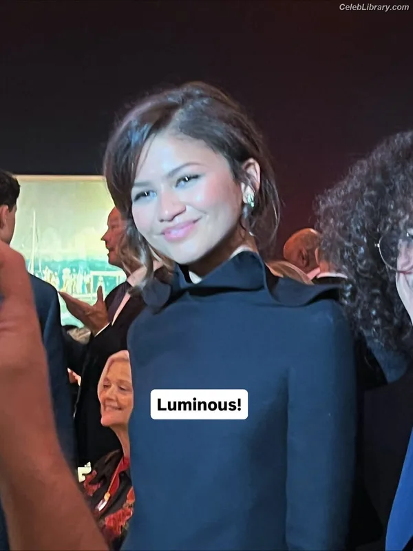 Zendaya photo 10 of 1926