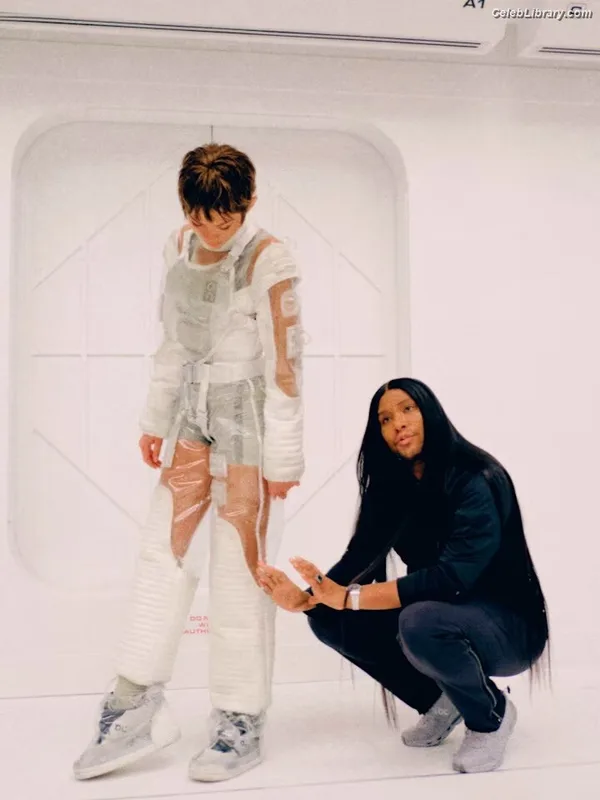 Zendaya photo 19 of 1926
