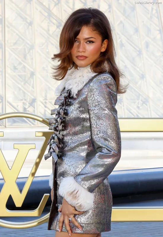 Zendaya photo 6 of 1926