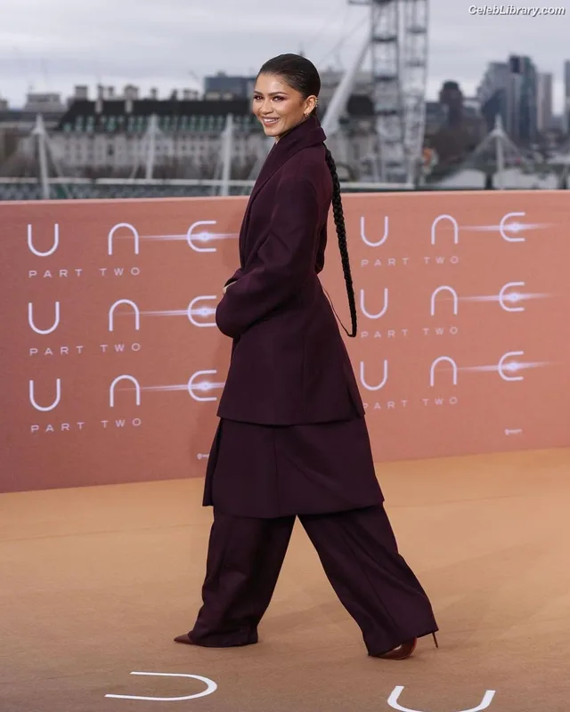 Zendaya photo 17 of 1926