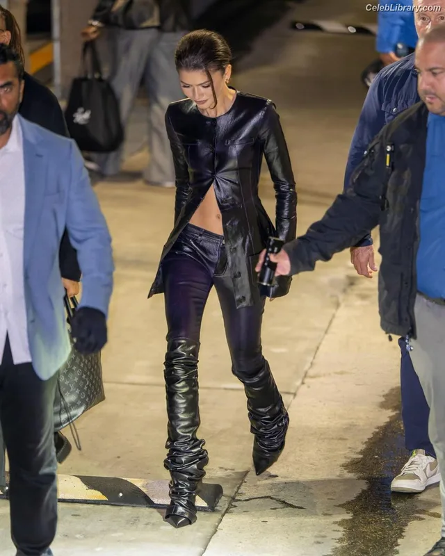 Zendaya photo 22 of 1926