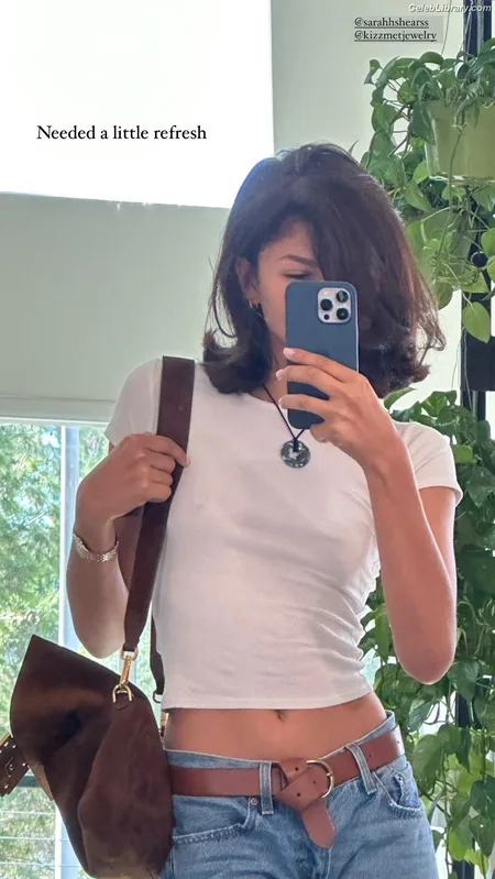Zendaya photo 4 of 1926